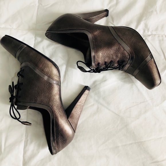 Stuart Weitzman Shoes - NEW Authentic Stuart Weitzman